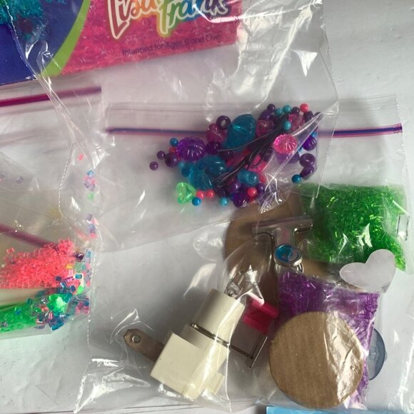 LISA FRANK Vintage Crystal Crafts Kit - Picture 5 of 7